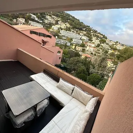 Superbe 2 Pieces Avec Terrasse Lägenhet *
